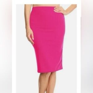 Express fitted bright pink‎ pencil skirt.